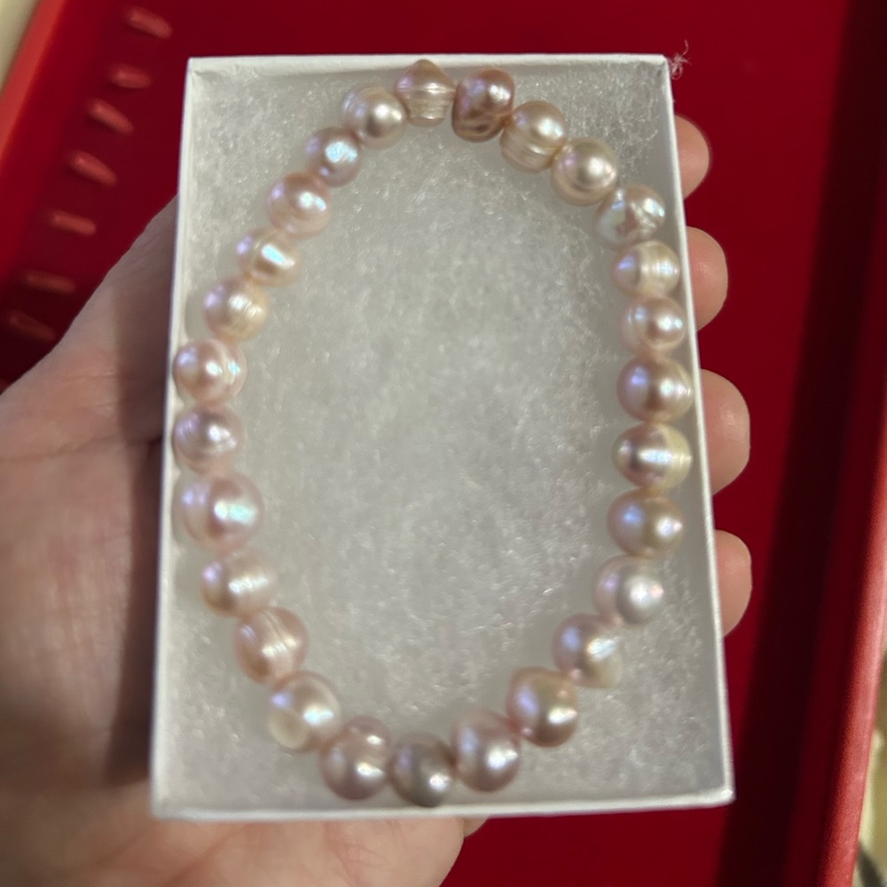 Elegant Pink Pearl Bracelet